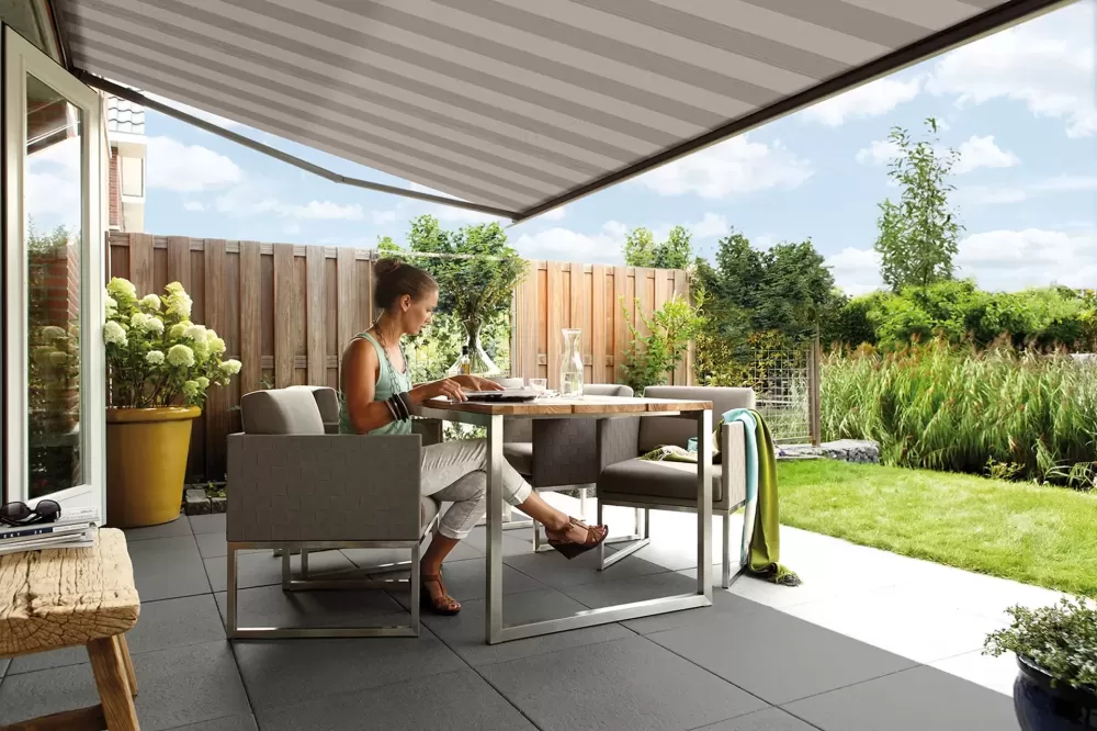 Luxaflex® Outdoor - knikarmscherm II